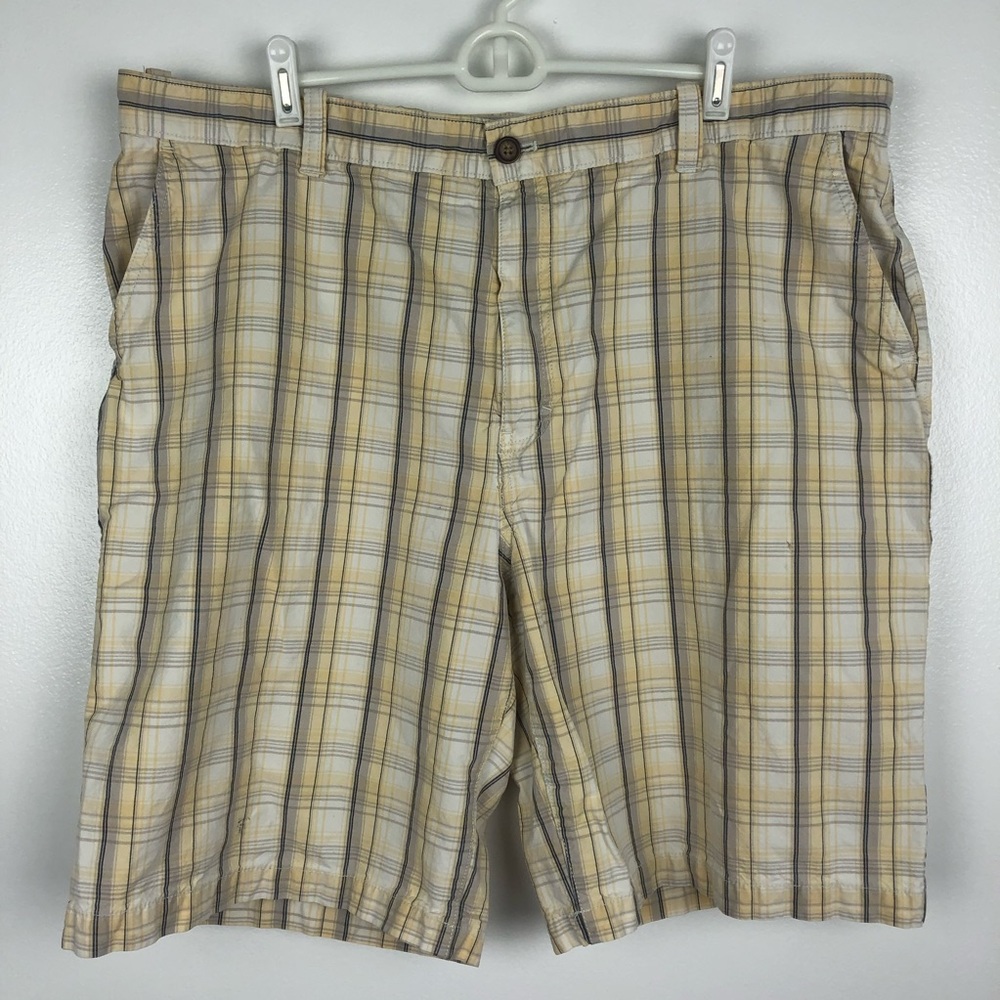 IZOD BERMUDA SHORTS